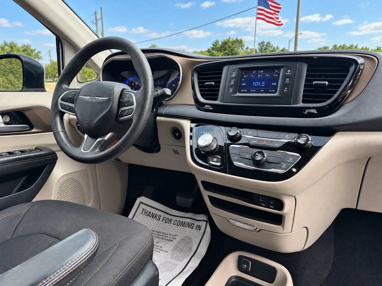 Used 2017 Chrysler Pacifica LX FWD image 23