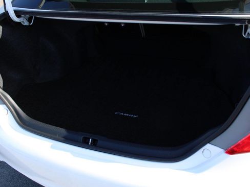 Used 2012 Toyota Camry XLE image 35