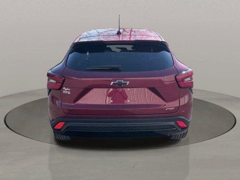 Used 2024 Chevrolet Trax RS FWD image 5