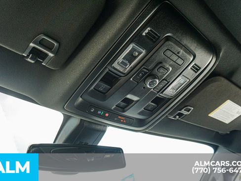 Used 2022 Chevrolet Suburban LT w/ LT Signature Package AWD/4WD image 64