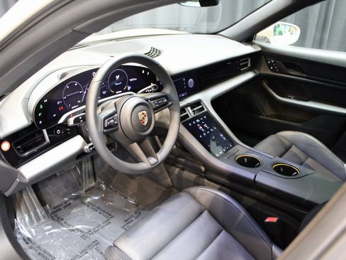 Certified 2023 Porsche Taycan image 4