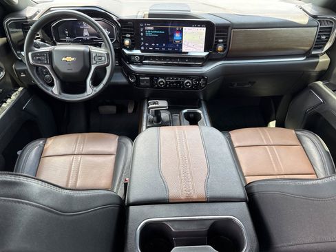 Used 2025 Chevrolet Silverado 1500 High Country AWD/4WD image 11