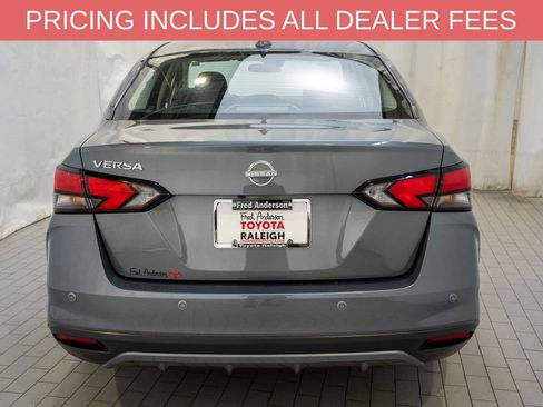 Used 2025 Nissan Versa SV FWD image 4