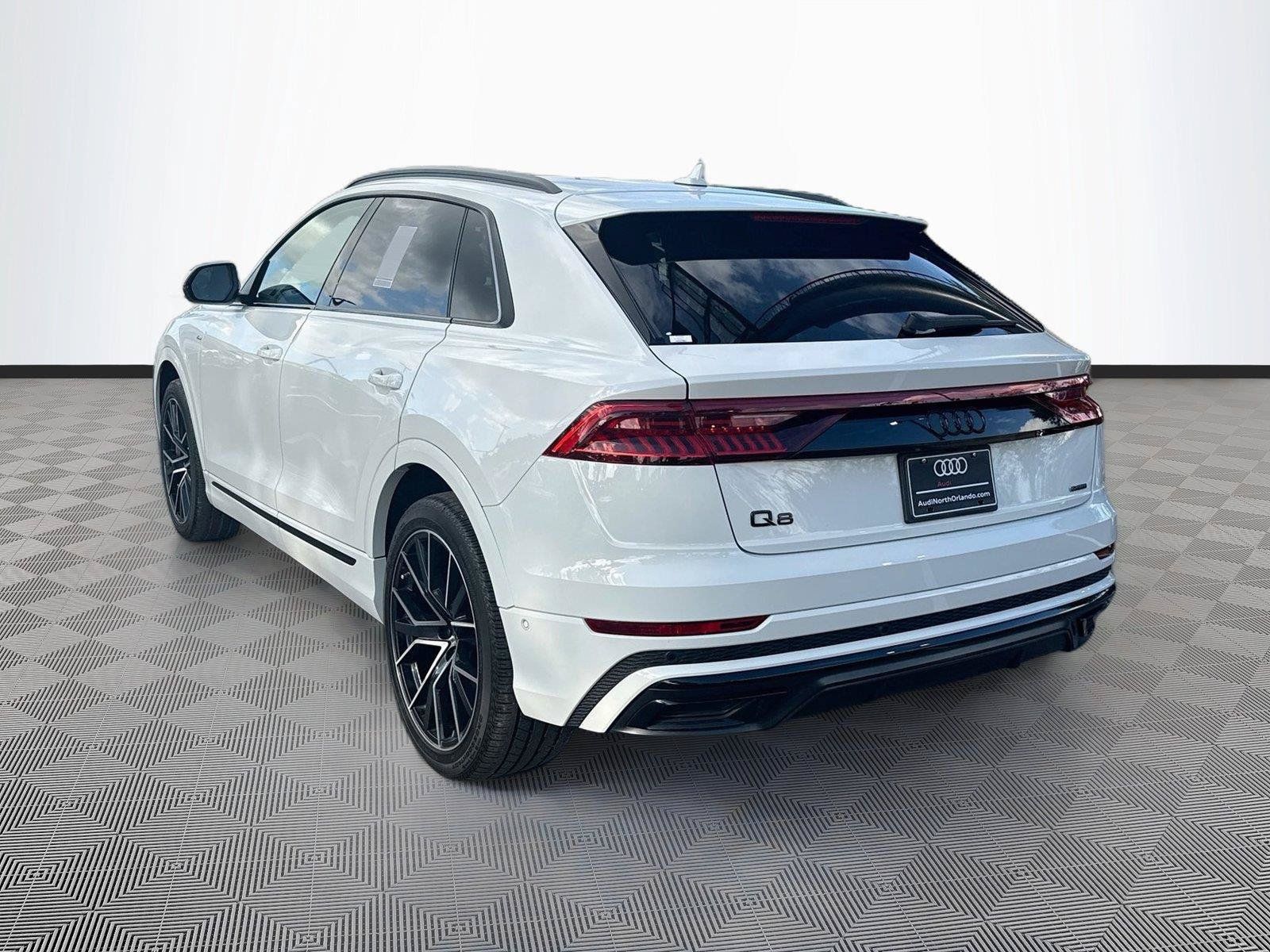Used 2023 Audi Q8 Prestige AWD/4WD image 5