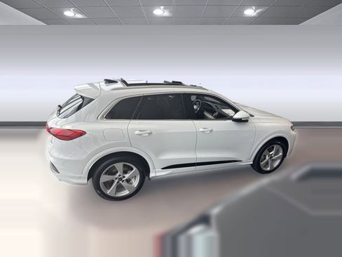 Certified 2025 Audi Q5 Prestige AWD/4WD image 8