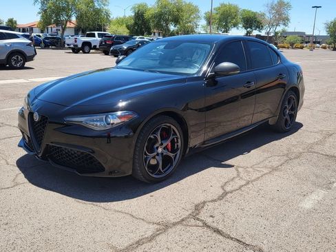 Used 2019 Alfa Romeo Giulia AWD w/ Quick Order Package 22J Sport image 4