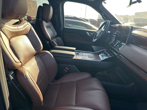 Used 2024 Lincoln Navigator Reserve image 46
