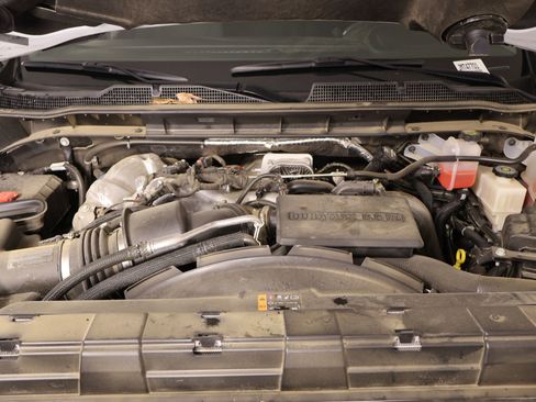 Used 2025 Chevrolet Silverado 3500 LT w/ Safety Package AWD/4WD image 20