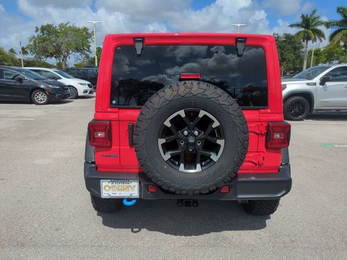 Used 2025 Jeep Wrangler Unlimited Rubicon 4xe w/ Convenience Group AWD/4WD image 7