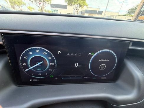 Certified 2022 Hyundai Tucson Limited AWD/4WD image 9