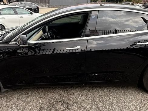 Used 2018 Tesla Model 3 Mid Range RWD image 8