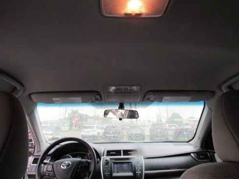 Used 2017 Toyota Camry LE FWD image 16