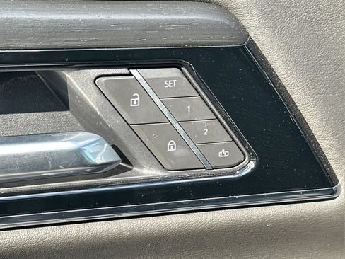 Used 2026 GMC Yukon Denali w/ Sun & Power Step Package AWD/4WD image 19