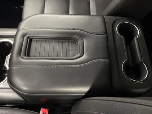 Used 2023 Chevrolet Tahoe Z71 w/ Luxury Package AWD/4WD image 20