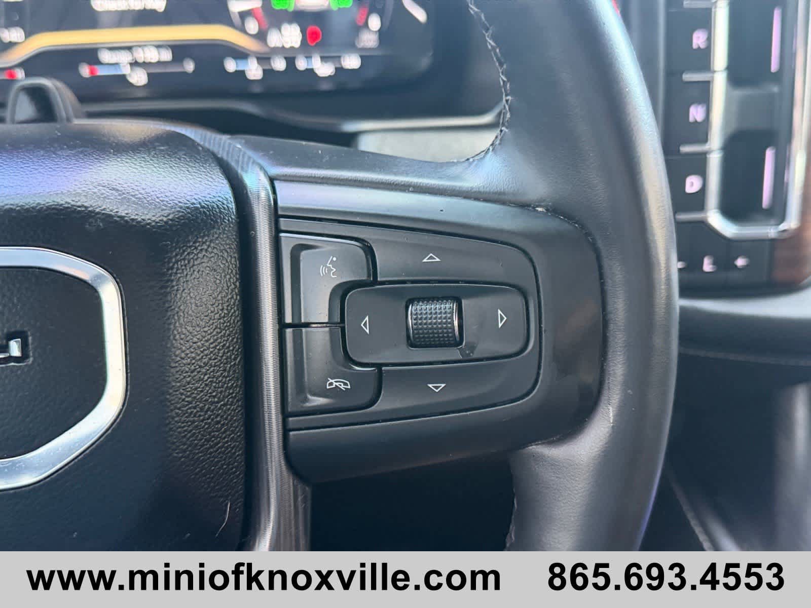 Used 2024 GMC Yukon Denali Ultimate AWD/4WD image 32