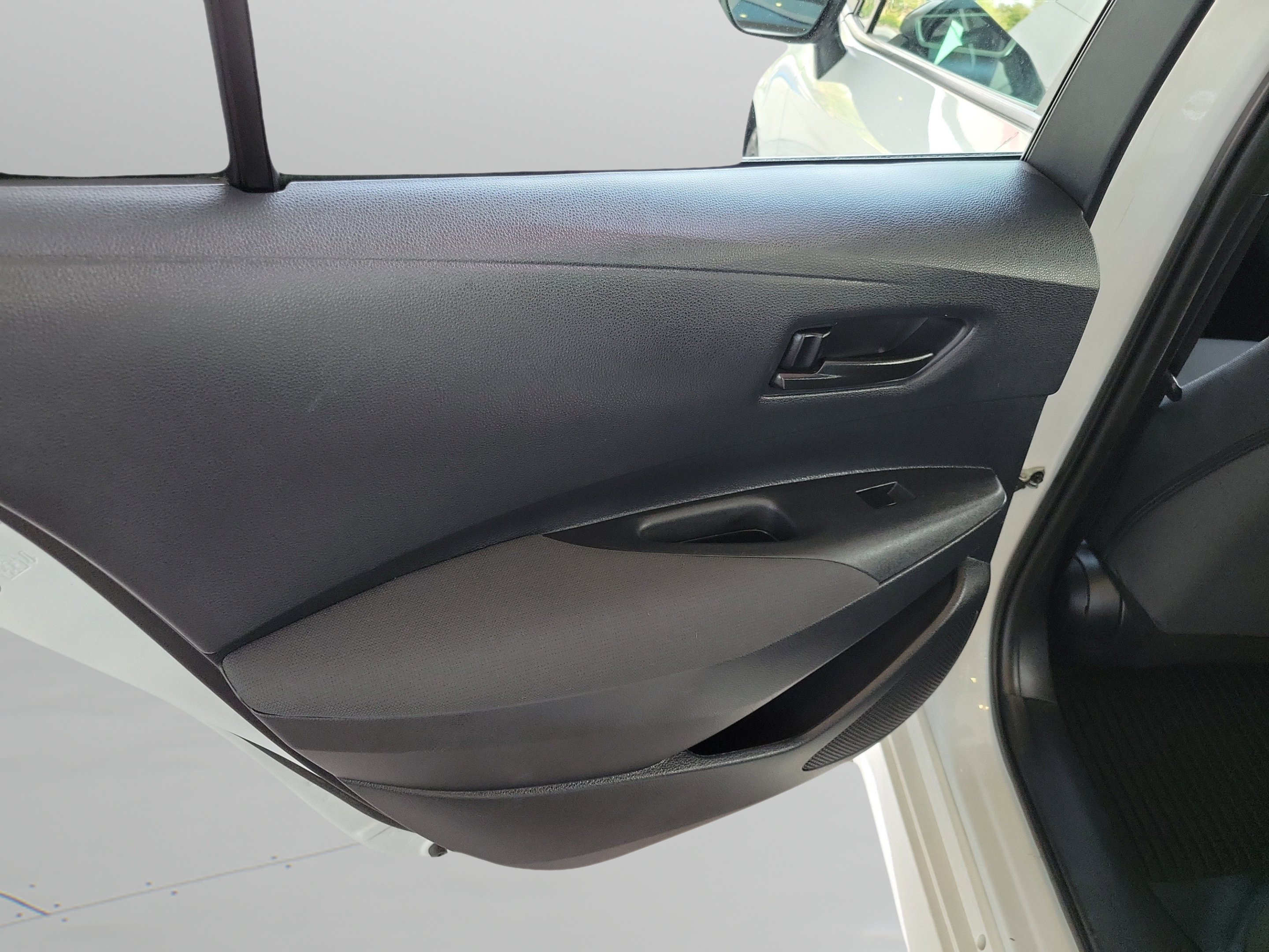 Used 2024 Toyota Corolla LE FWD image 26