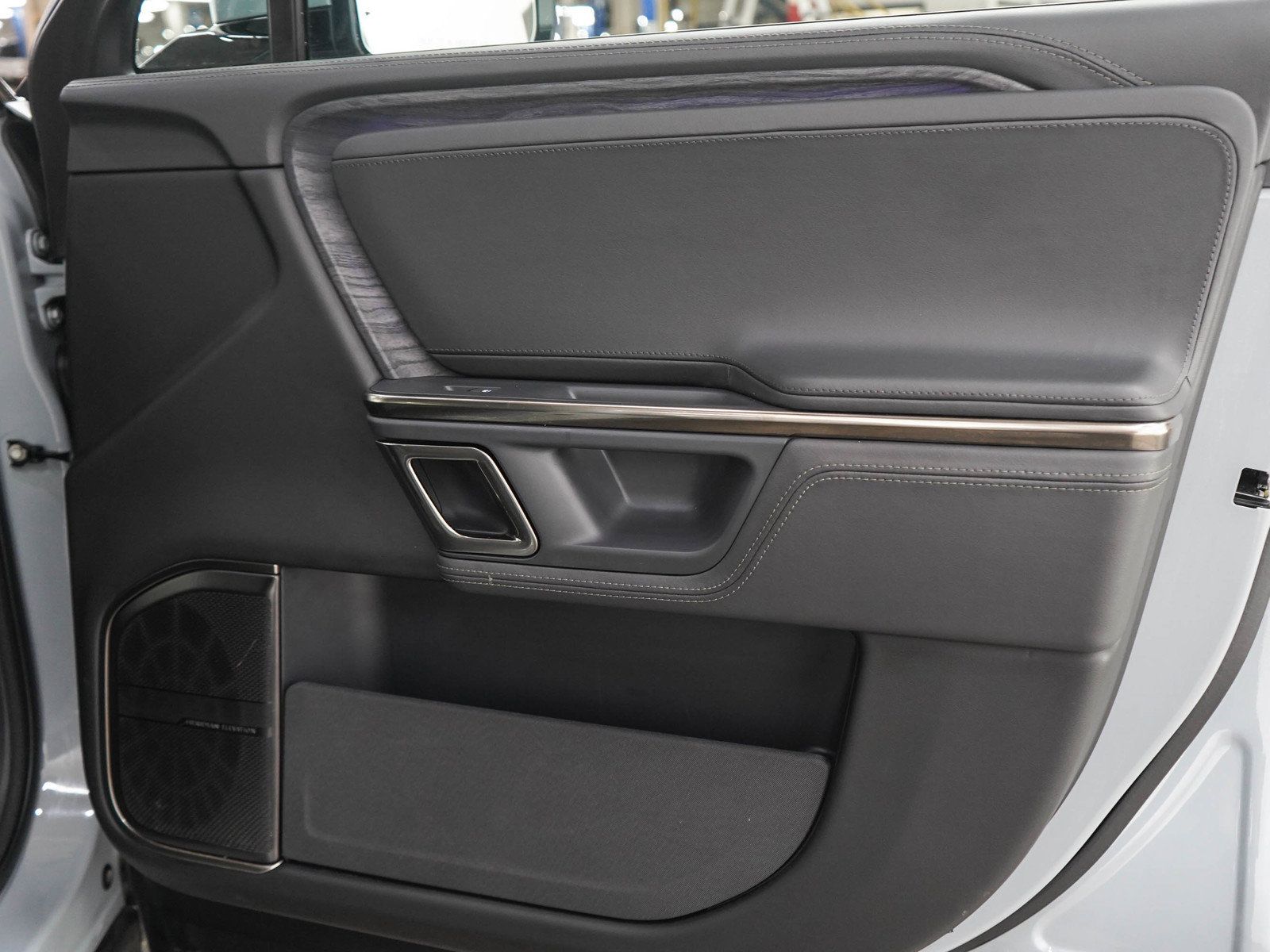 Used 2022 Rivian R1T Adventure AWD/4WD image 9
