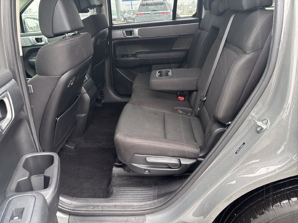 Used 2025 Hyundai Santa Fe SE FWD image 27