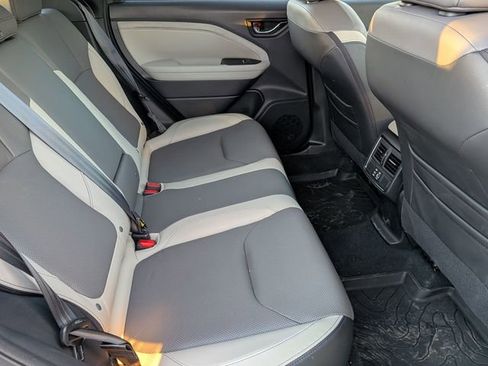 Used 2025 Subaru Forester Limited image 30