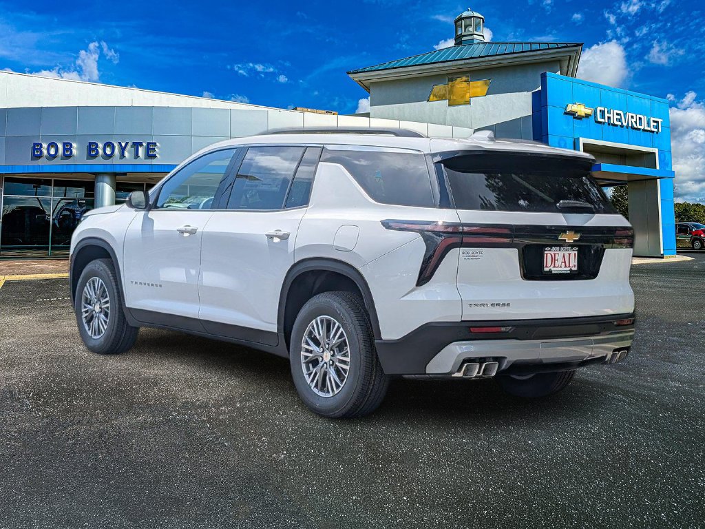 New 2027 Chevrolet Traverse LT FWD image 3