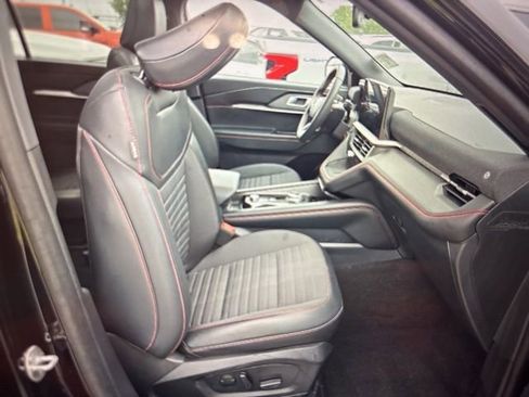 Used 2025 Ford Explorer ST-Line w/ Premium Package AWD/4WD image 36