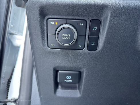 Used 2025 Ford Expedition Max Platinum image 13