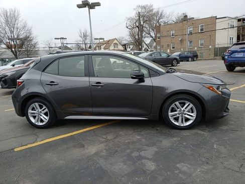 Used 2022 Toyota Corolla SE w/ SE Preferred Package image 3