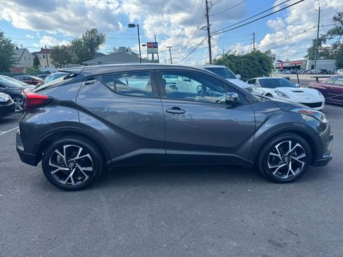 Used 2018 Toyota C-HR XLE image 6