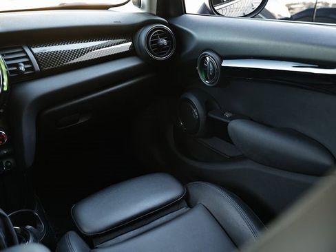 Used 2017 MINI Cooper S image 27