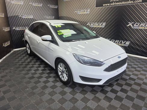 Used 2016 Ford Focus SE FWD image 3