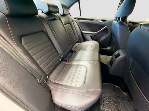 Used 2017 Volkswagen Jetta GLI image 14