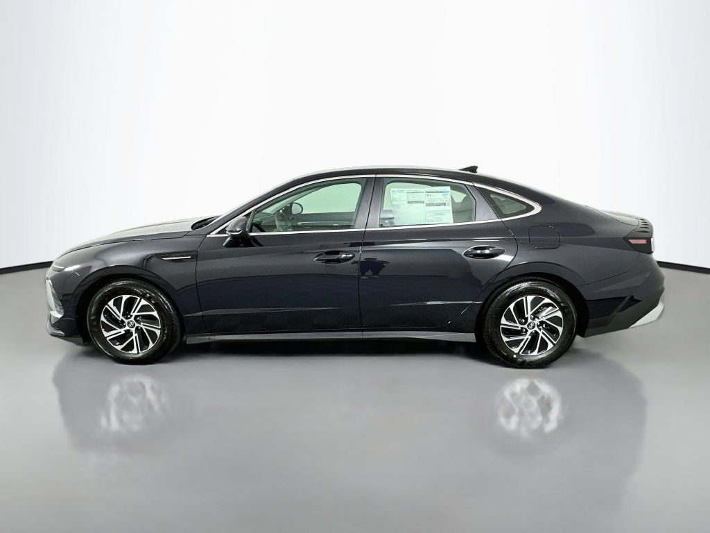 New 2026 Hyundai Sonata Blue FWD image 8