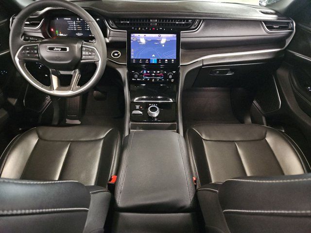 Used 2024 Jeep Grand Cherokee Limited w/ Luxury Tech Group II AWD/4WD image 19