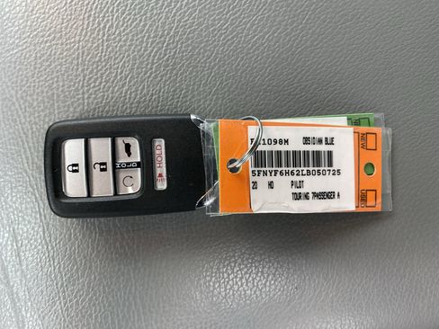 Used 2020 Honda Pilot Touring image 11