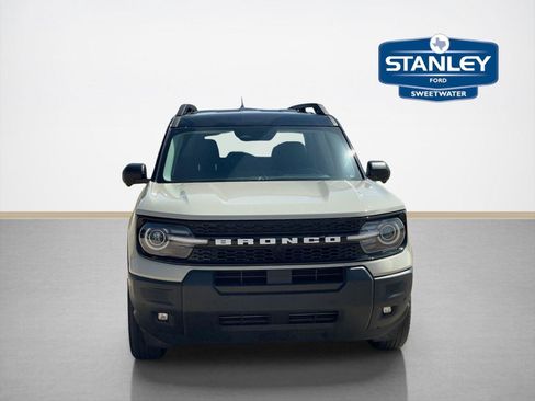Certified 2025 Ford Bronco Sport Outer Banks w/ Outer Banks Tech Package+ AWD/4WD image 2