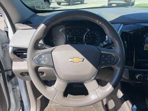 Used 2019 Chevrolet Traverse LT image 16