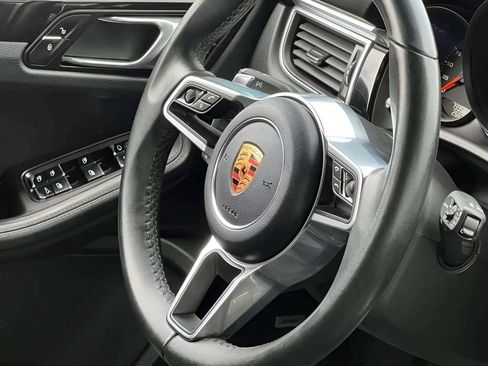 Used 2018 Porsche Macan GTS w/ Premium Package Plus AWD/4WD image 37
