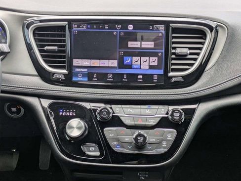 New 2027 Chrysler Pacifica Select FWD image 20