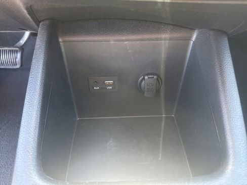 Used 2017 Kia Forte LX image 28