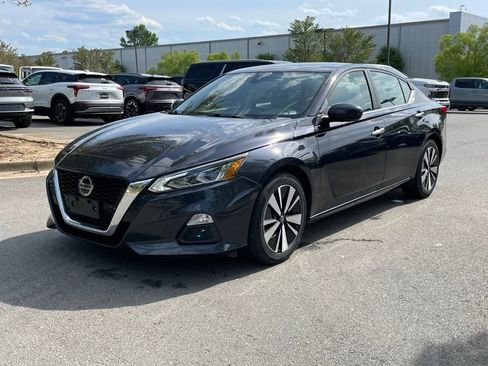 Used 2022 Nissan Altima 2.5 SV FWD image 3