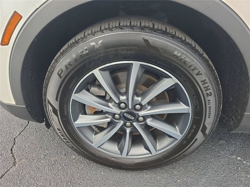 Used 2022 Lincoln Nautilus FWD image 9
