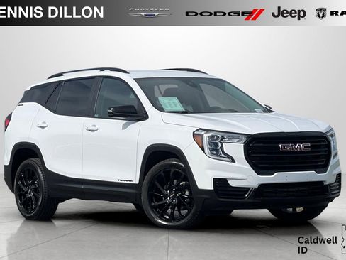 Used 2024 GMC Terrain SLE w/ Driver Convenience Package image 1