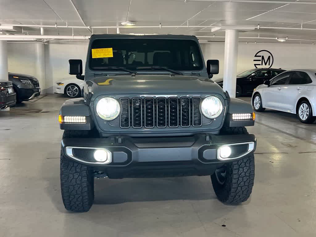 Used 2024 Jeep Gladiator Sport AWD/4WD image 4