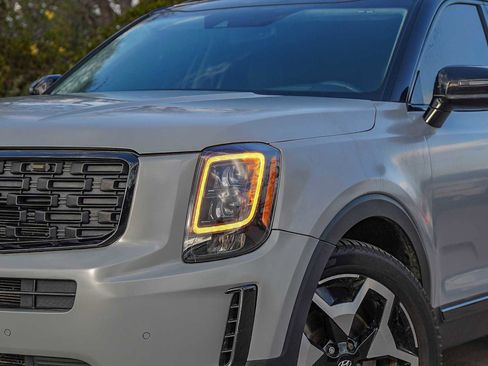 Certified 2022 Kia Telluride SX w/ SX Prestige Package image 3