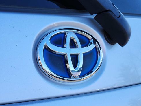 Used 2018 Toyota Prius C One w/ Carpet Mat Package image 27