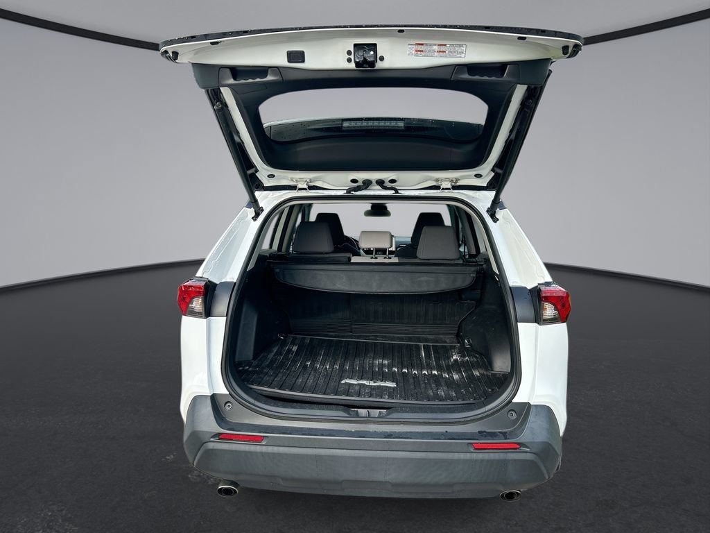 Used 2024 Toyota RAV4 XLE w/ Convenience Package FWD image 30