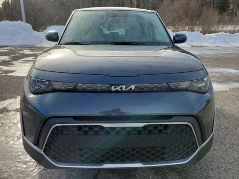 Used 2025 Kia Soul LX w/ LX Technology Package image 2