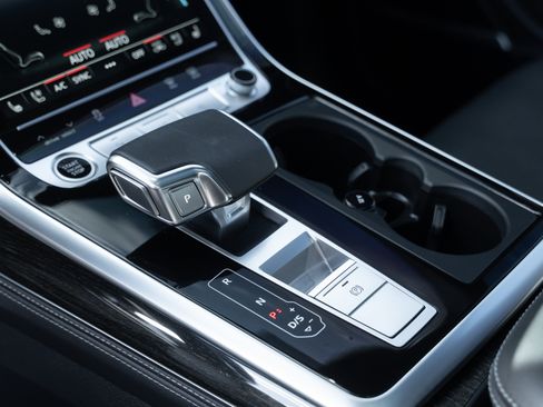 Certified 2025 Audi Q8 Prestige image 14