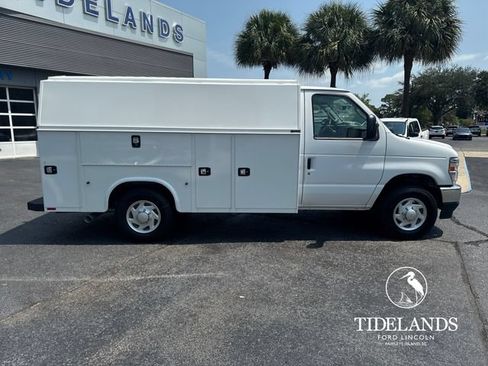 Certified 2024 Ford E-350 and Econoline 350 Super Duty w/ Power Windows & Locks Group RWD image 10