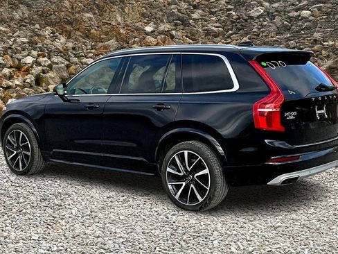 Used 2021 Volvo XC90 T6 Momentum w/ Protection Package Premier image 11